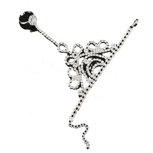 สร้อยข้อมือแบบเกาหลีเรียบง่ายชุบทองประดับเพชรเทียมสำหรับการแสดงบนเวทีและตกแต่งร่างกาย - Product Image 5