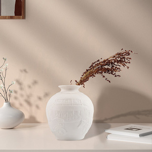 Jarrón Decorativo de Cerámica Blanca de Estilo Nórdico Minimalista con Acabado Liso para Sala de Estar, Exhibición de Arreglos Florales Secos o Frescos - Product Image 2