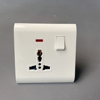 Design moderne à volets blanc BS1363 Conforme à la double prise britannique Durable Réseau NFC 45A Max. Current 220V Max.