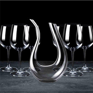 Carafe à <span class=keywords><strong>vin</strong></span> élégante en cristal en forme <span class=keywords><strong>de</strong></span> U avec poignée pratique, <span class=keywords><strong>aérateur</strong></span> à <span class=keywords><strong>vin</strong></span> en verre <span class=keywords><strong>de</strong></span> haute qualité pour bar à domicile <span class=keywords><strong>de</strong></span> luxe et restaurant - Product Image 2