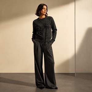 Maglione Premium 100% Lana Fatto <span class=keywords><strong>a</strong></span> <span class=keywords><strong>Mano</strong></span> con Applicazioni Floreali, Pullover di Moda per <span class=keywords><strong>Donna</strong></span> - Product Image 1