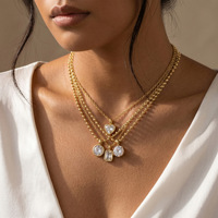 Collier en chaîne à perles avec pendentif en laiton plaqué or 18 carats et zircon, design élégant et minimaliste, vente en gros