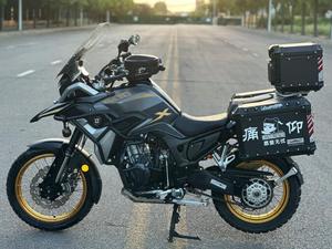 Motocicleta de Aventura KOVE 500X de 500cc, Bicilíndrica en Paralelo, Refrigerada por Agua, de Alto Rendimiento, con Velocidad de 180km/h - Product Image 3