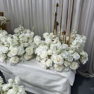 Centro de Mesa de Flores Artificiales Blancas de Alta Calidad GreenLife Factory de 60 cm para Decoraciones de Hoteles y Fiestas - Product Image 4
