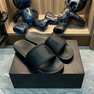 รองเท้าแตะลำลองคุณภาพสูงสำหรับผู้หญิงและผู้ชาย ลายโลโก้สั่งทำพิเศษ ดีไซน์หรูหรา ใส่สบาย เหมาะสำหรับฤดูร้อนและชายหาด - Product Image 5