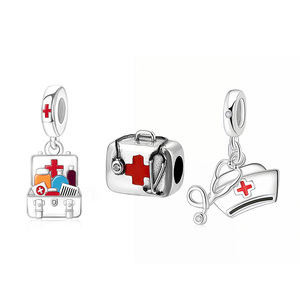 Breloques en argent Pan Charms : Trousse de premiers secours, Stéthoscope, Chapeau d'infirmière, Perles médicament, compatibles avec bracelet original, bijoux, Docteur Berluque - Product Image 1