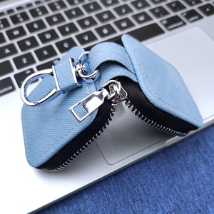 Funda de mezclilla vintage para AirPods con cremallera, estuche de cuero PU a prueba de golpes con mosquetón para todos los modelos - Product Image 4