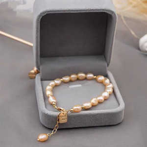 Brazalete Vintage Barroco Rosa y Blanco con Perlas de Agua Dulce, Brazalete de Moda - Product Image 2