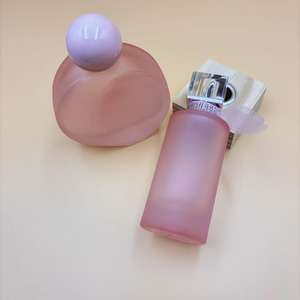 زجاجة عطر أنيقة وردية بلورية مع بخاخ ذهبي، زجاجة عطر فريدة، هدية نسائية قابلة للتخصيص - Product Image 2