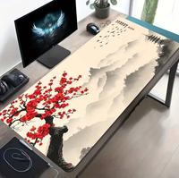 Tapis de bureau grand format avec un design de style art japonais à l'encre de soie, représentant des fleurs de prunier rouges et des paysages; Comprend