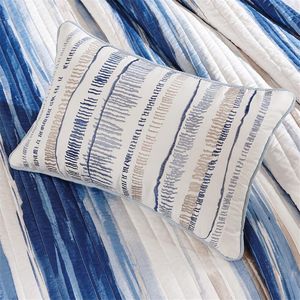 DB Printed Quilt Set with Throw <b>Pillows</b> <b>Blue</b> King/Cal King Size 3-Piece Bedding Set for Home Wedding Hotel Use Polyester Filling - Product Image 3