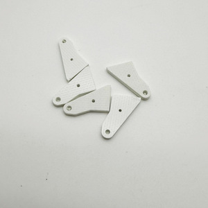 Feuille d'isolation en fibre de verre blanche à trous traversants pour applications à haute température - Product Image 2