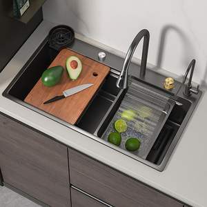 Fregadero de cocina de acero inoxidable de alta calidad con pantalla digital y efecto de cascada. - Product Image 2