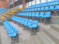 Sièges de stade en HDPE résistant aux intempéries, chaises souples moulées par soufflage pour arènes, directement de l'usine