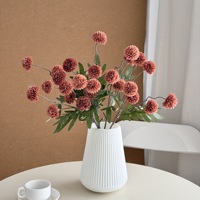 Realistiche Champagne Pompon Chrysanthemum met meerdere bloemknoppen, zijden bloembol voor bruidsboeket, thuisdecoratie, groothandel