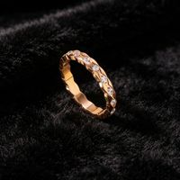 Anillo de Acero Inoxidable Chapado en Oro de 18K con Circonita Cúbica, Diseño Cruzado Acolchado, Minimalista, Apilable, Delgado, para Uso Diario, Joyería para Mujer