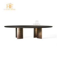 Ensemble de table à manger extensible en bois de style moderne Nordia avec 8 chaises pour villa