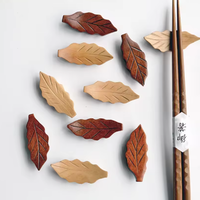 Repose-baguettes en bois naturel fait main en forme de feuille, support créatif et écologique pour cuillères en bois, idéal pour la vaisselle des restaurants japonais
