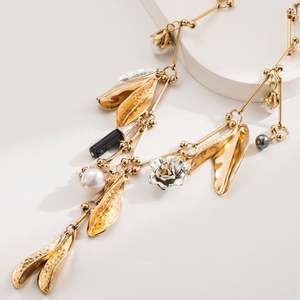 Trendy Retro Female Clavicle Chain Necklace Personalized Flower Geometry <b>Pendant</b> Exaggerated <b>Pearl</b> Leaf Fashion <b>Pendants</b> <b>Charms</b> - Product Image 3