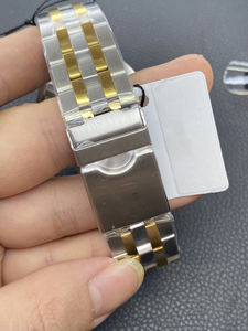 L'innovation technologique en horlogerie et la renouvellement du style esthétique ajoutent une touche de charme rétro. Montres mécaniques pour hommes - Product Image 5