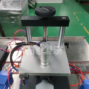 Machine à sertir pneumatique semi-automatique rouleau d'huile essentielle de parfum sur bouteille en verre pour 30ml 50ml machine à sertir le parfum des femmes - Product Image 2