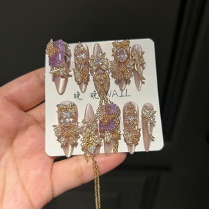 Vente en gros Ongles artificiels 3D de luxe faits à la main Ongles de presse en gel mi-longs <span class=keywords><strong>Carré</strong></span> Bling Strass Manucure brillante pour les doigts - Product Image 2