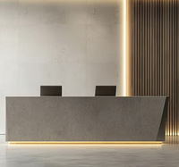 Comptoir de réception d'hôtel de luxe en marbre au design moderne à prix abordable, taille standard, comptoir de caisse exécutif en surface solide, garantie 10 ans