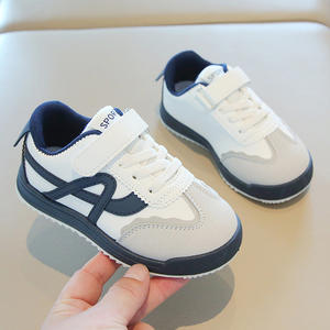 รองเท้ากีฬาเด็กชายและเด็กหญิง เป็นมิตรกับสิ่งแวดล้อม อบอุ่น ระบายอากาศได้ดี พื้นรองเท้านุ่มกันลื่น ผ้าส่วนบนยืดหยุ่น ใส่ได้ทุกฤดู - Product Image 1