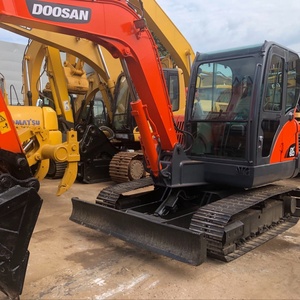 Mini-excavatrice sur chenilles hydraulique Doosan DX60 6 tonnes d'occasion 2021 – Composants essentiels incluant moteur, boîte de vitesses et engrenages - Product Image 1