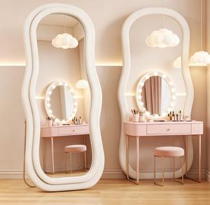 Espejo de tocador de pie de acrílico hecho a mano Glam con luces LED, set de escritorio y taburete de maquillaje rosa para uso doméstico - Product Image 1
