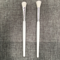 Pinceau de mélange d'ombres à paupières personnalisé Pinceau doux pour les yeux en poils synthétiques pour le fard à paupières et le nettoyant pour les cils