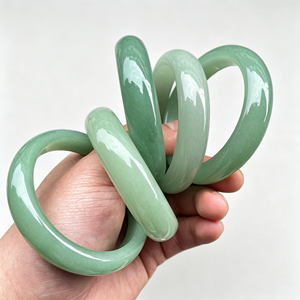 Bracciale in Avventurina <span class=keywords><strong>Verde</strong></span> Naturale, Spesso e Liscio, in Cristallo <span class=keywords><strong>Verde</strong></span> Grezzo, Proveniente dalla <span class=keywords><strong>Terra</strong></span> - Product Image 2