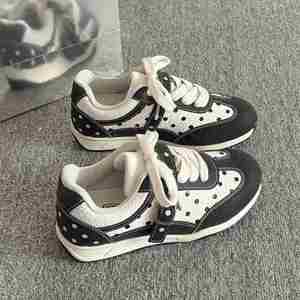 Zapatillas Casuales de Mujer Estilo Alemán Primavera 2026, Zapatillas Blancas Pequeñas Versátiles Estilo Ins, Calzado Urbano de Nicho - Product Image 1