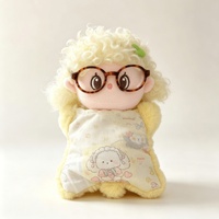 Poupée en peluche de style TikTok, petite fille aux cheveux bouclés, design gothique, cadeau d'anniversaire idéal pour les enfants de 7 à 14 ans
