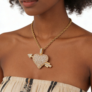 Collier pendentif personnalisé Hip Hop avec <span class=keywords><strong>photo</strong></span> cœur percé par l'arc-en-ciel de Cupidon, bijou sur mesure pour homme et femme, cadeau souvenir - Product Image 2