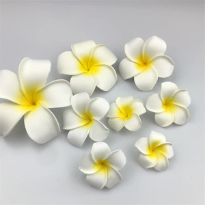 Offre Spéciale hawaïenne artificielle Plumeria mousse <span class=keywords><strong>fleur</strong></span> <span class=keywords><strong>pince</strong></span> à cheveux pour mariée mariage fête coiffure décoration de la maison - Product Image 1