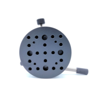 Plateau rotatif manuel à trous M6 avec micromètre, utilisé pour assurer une rotation précise des objets dans diverses applications industrielles