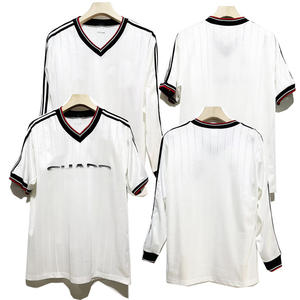 Material Original 1983 <span class=keywords><strong>Malcolm</strong></span> MacDonald Alex Ferguson Camiseta de Visitante Manga Larga 100% Poliéster Rayada Impermeable de Secado Rápido Calidad Tailandesa - Product Image 1