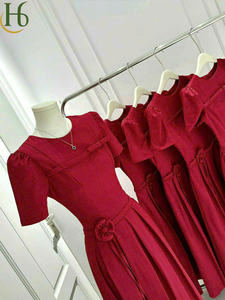 Vestido midi rojo de cuello redondo con lazo en el pecho y detalle floral en la cintura, de manga corta, estilo Vietnam - Product Image 6