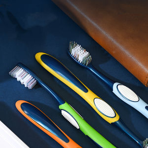 Cepillo de Dientes para Adultos de Bajo Costo Directo de Fábrica, Cerdas Medianas Duras, Eliminación Eficaz de Manchas, Venta al Por Mayor OEM - Product Image 1