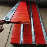 Brosse industrielle en fil d'acier PP rouge pour machine à briques, avec manche en fer et acier inoxydable, longueur de poils personnalisable pour le nettoyage