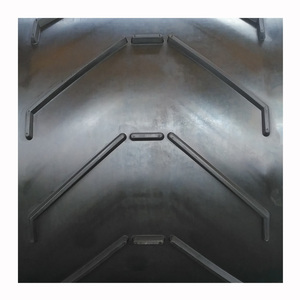6mm-20mm cleat <span class=keywords><strong>y</strong></span> şekli yaylı özel antiskid balıksırtı desen konveyör bant - Product Image 1