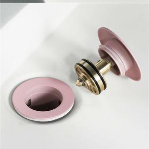 مصفاة أرضية بتصميم تقليدي مع سطح نحاسي مطلي بالكروم - Product Image 4