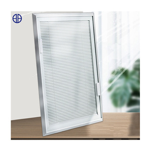 Puerta Enrollable de Aluminio con Persianas Integradas y Interruptores para Ventanas - Product Image 5