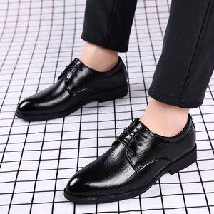 YI Nuove Scarpe Eleganti da Uomo in Pelle - Punta Affusolata, Traspiranti, Moda per Matrimoni e Business Casual - Tendenza 2026 - Product Image 3