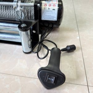 Acil Kurtarma Kullanımı 12000LBS 12V Elektrikli Çelik Halatlı Vinç Taşınabilir Açık Hava Arazi Çekme İşlemleri İçin - Product Image 6