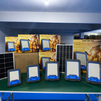Projecteur de sécurité solaire 1500W IP66 avec caméra LED 4MP, contrôle WiFi et application, télécommande et capteur radar pour utilisation routière et extérieure