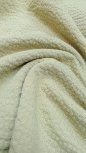 Tissu gaufré tricoté respirant de qualité supérieure 200-205 GSM pour T-shirts à manches longues et vêtements de détente Waffle Henry - Product Image 5