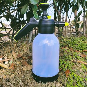 2L Manual <span class=keywords><strong>de</strong></span> alta presión PE agricultura hogar jardinería regadera rociador con rociador negro y gris - Product Image 1