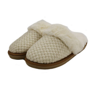 <span class=keywords><strong>2020</strong></span> moda invierno cálido Fuzzy acogedor dama calzado para el interior del hogar <span class=keywords><strong>casa</strong></span> <span class=keywords><strong>zapatillas</strong></span> para <span class=keywords><strong>mujer</strong></span> - Product Image 1